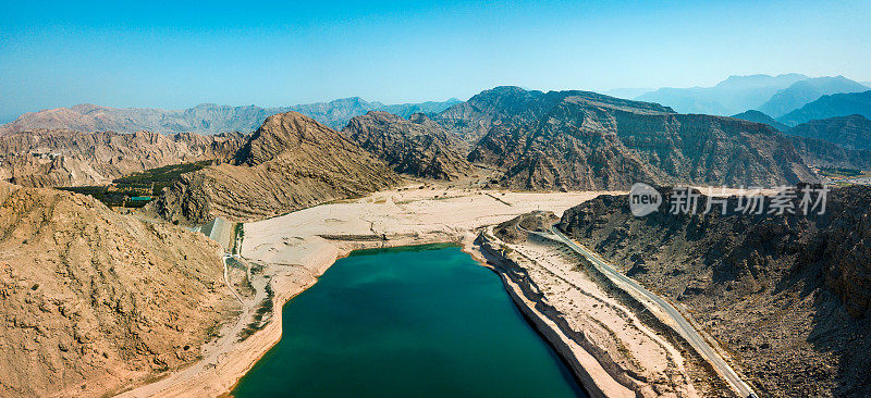 阿拉伯联合酋长国Ras Al Khaimah酋长国Jebel Jais山沙漠中的水库